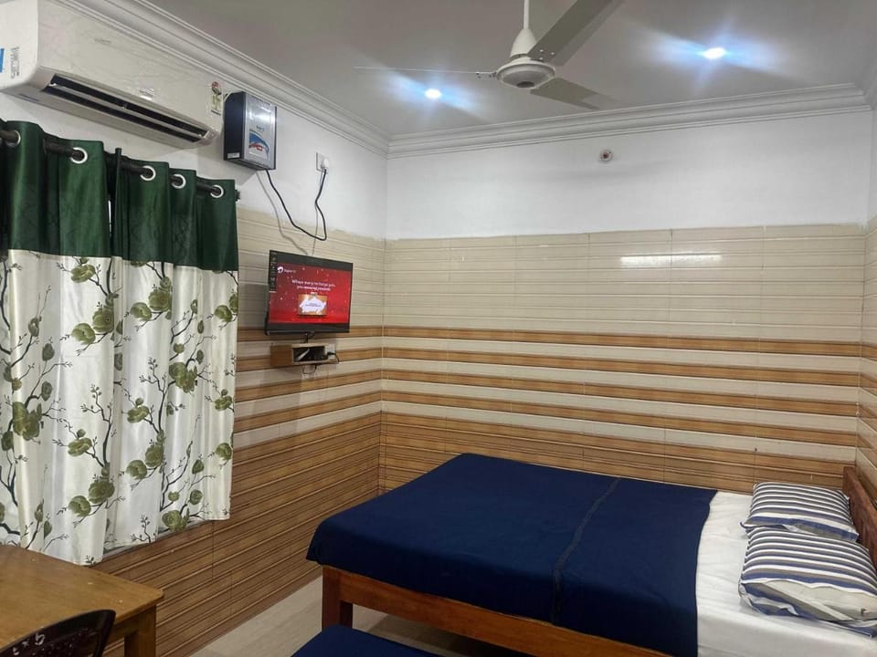 Hotel O Eswar Grand Residency Hotel in Chennai