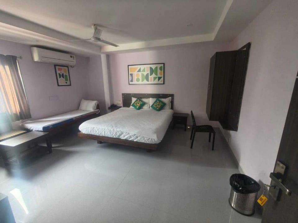 Hotel O Eswar Grand Residency Hotel in Chennai