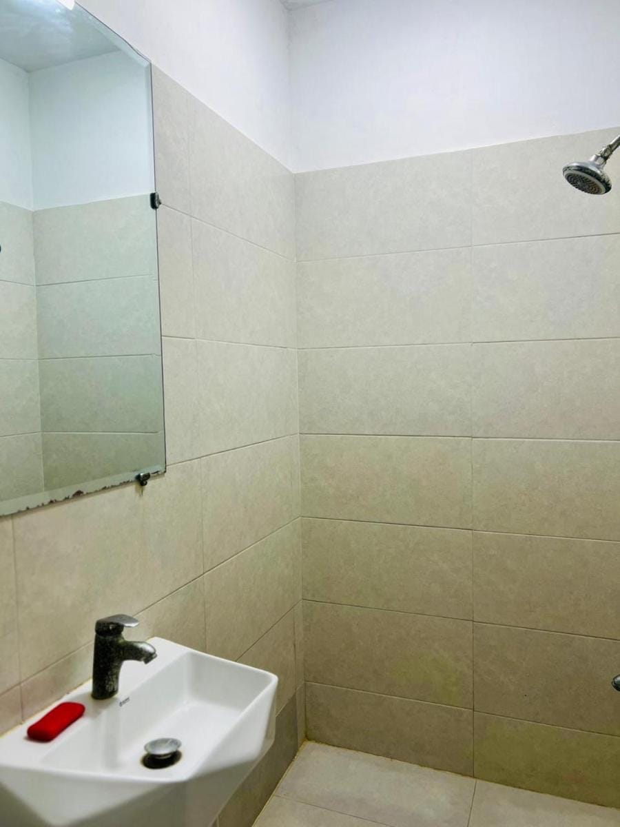 Waves Guest House Clifton Khi Bed and Breakfast in Karachi