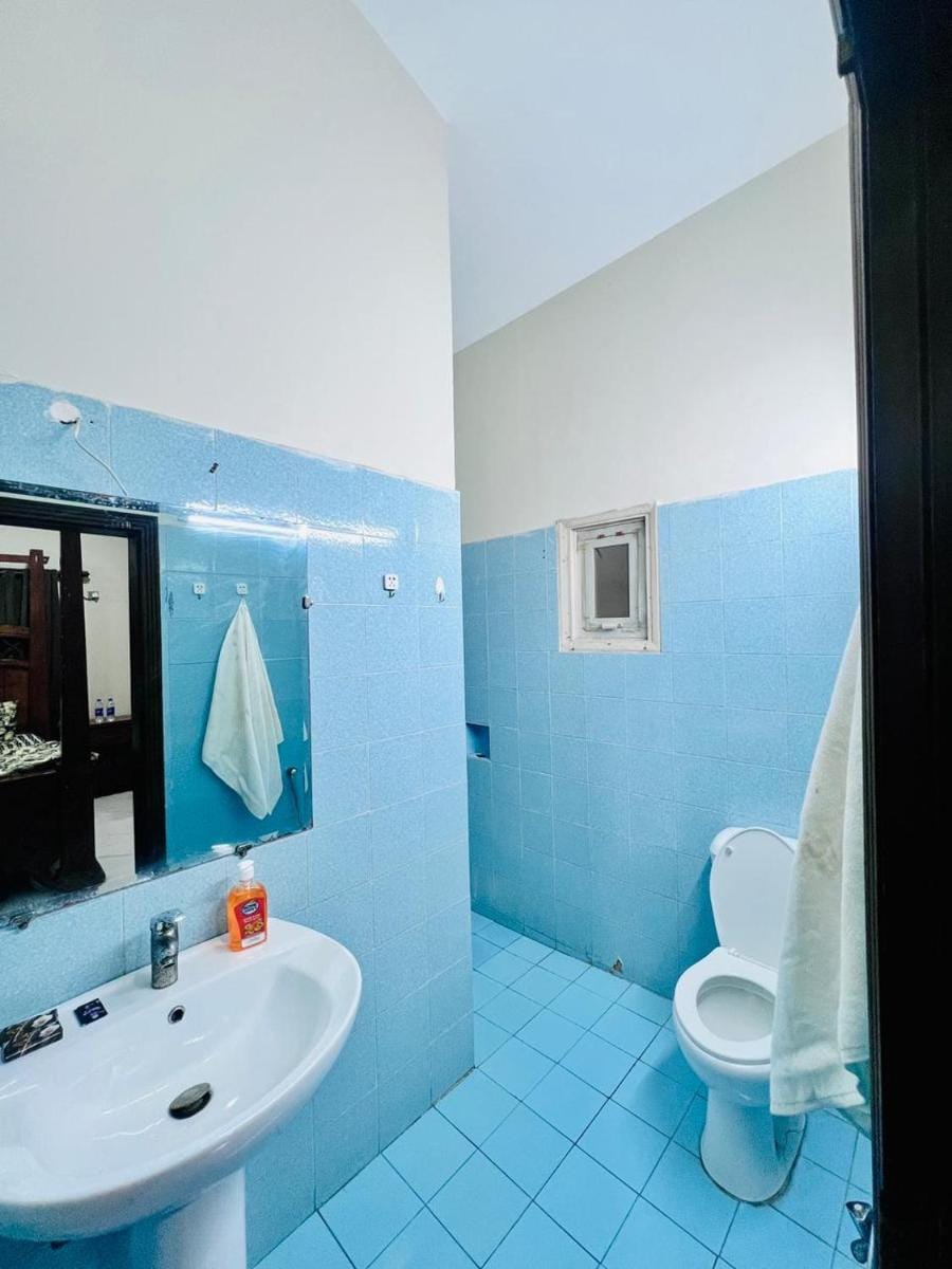 Waves Guest House Clifton Khi Bed and Breakfast in Karachi