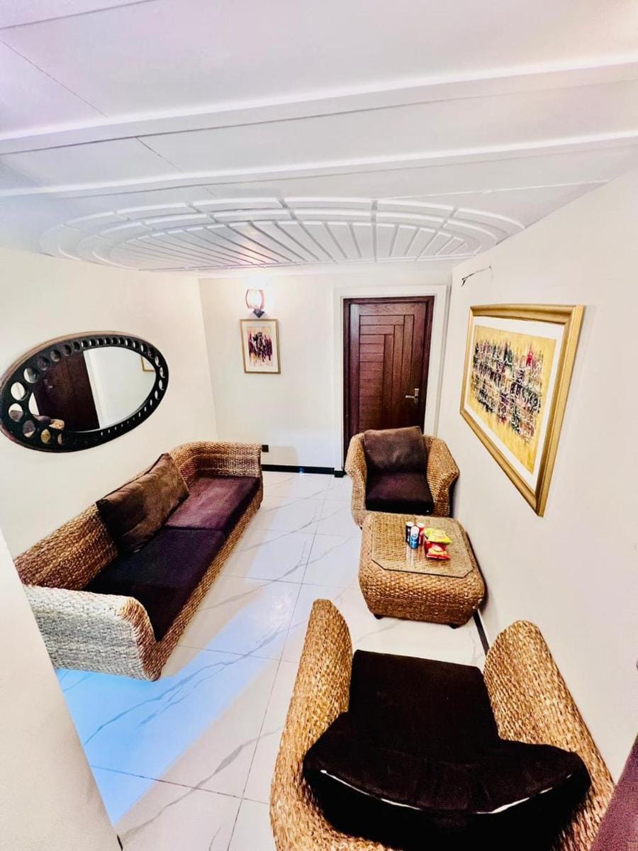Waves Guest House Clifton Khi Bed and Breakfast in Karachi