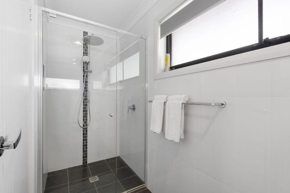 Family-Friendly 4-Bed Home with Courtyard Vacation rental in Canberra