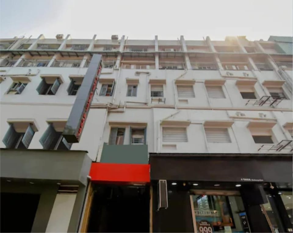 Lindsay Inn guest house II Near New Market & Esplanade Kolkata Bed and Breakfast in Kolkata