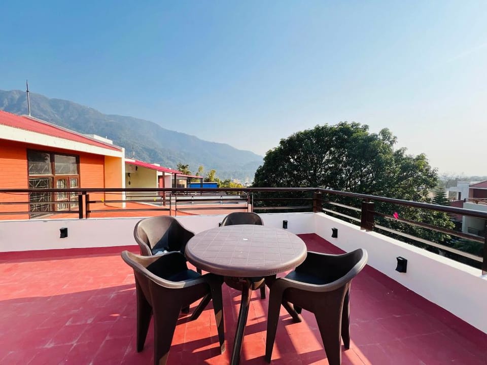 Om by The Basera Luxury Villa, Tapovan, Rishikesh Hotel in Rishikesh