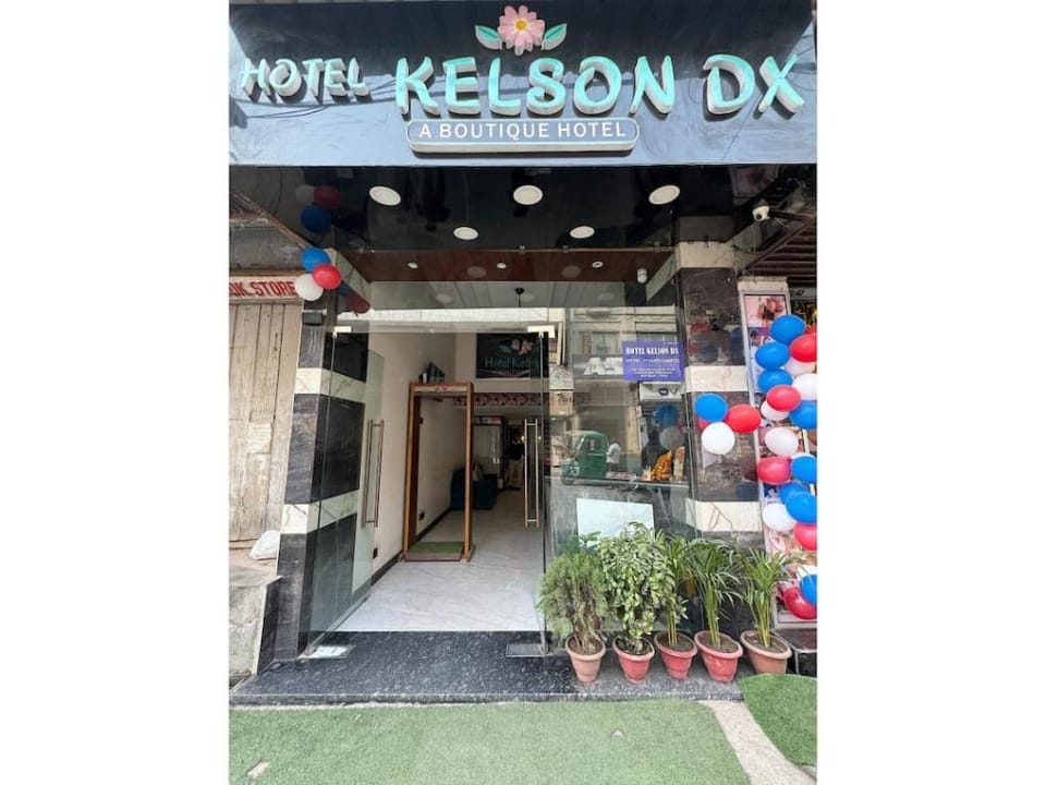 Hotel Kelson Dx-Near Ramakrishna Ashram Metro Hotel in New Delhi
