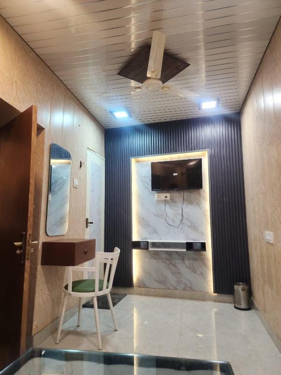 The Trishul Stay Hotel in Varanasi