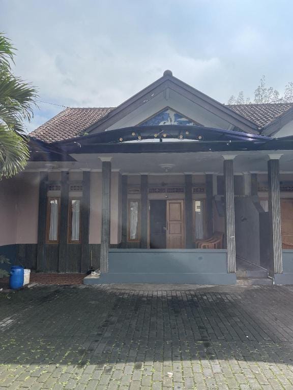 Penginapan Garha Lugina Hotel in West Java