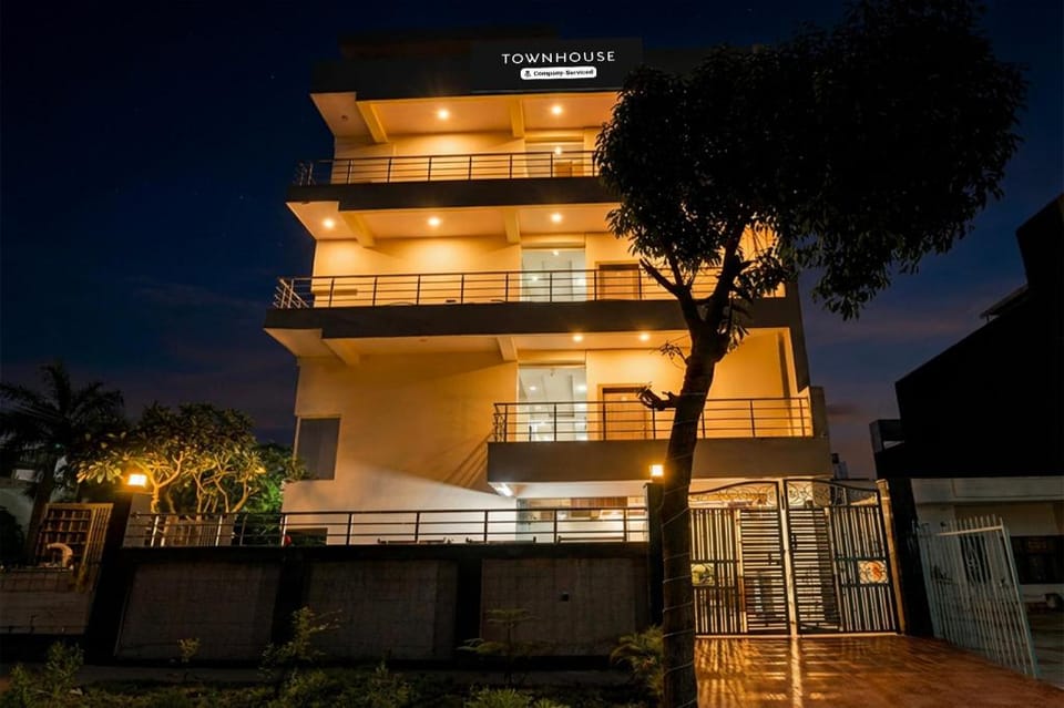 Townhouse Noida Sector 70 Formerly Palm Paradise Hotel in Noida
