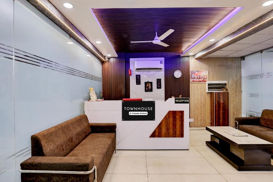 Townhouse Noida Sector 70 Formerly Palm Paradise Hotel in Noida