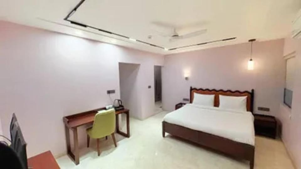 FabHotel The White Cliff Inn Hotel in New Delhi