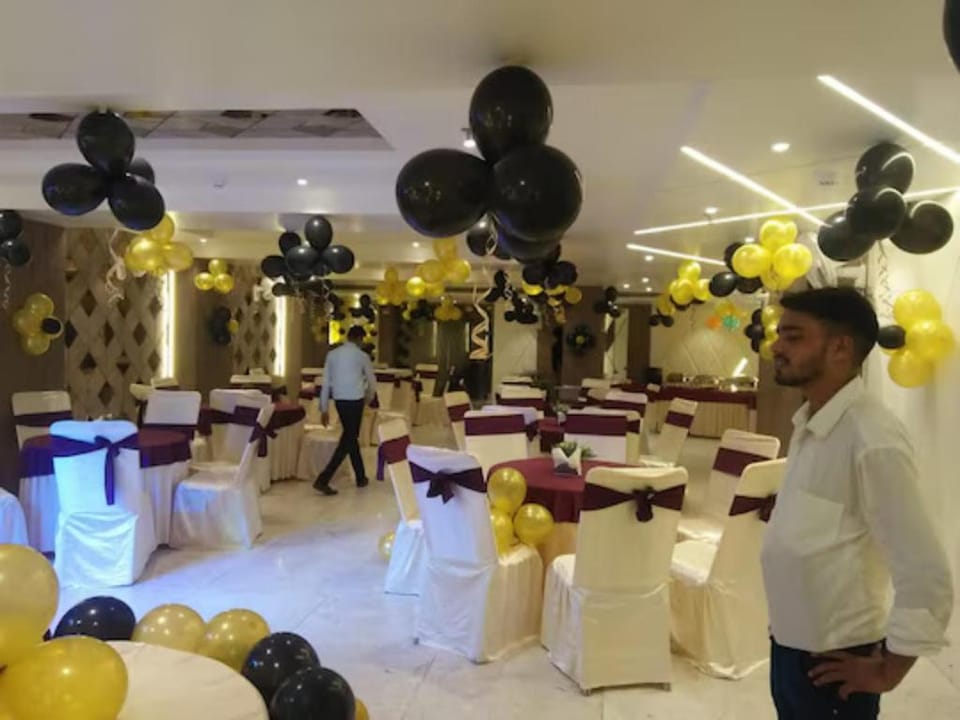 Hotel D Silver Leaf Lucknow Uttar Pradesh Hotel in Lucknow