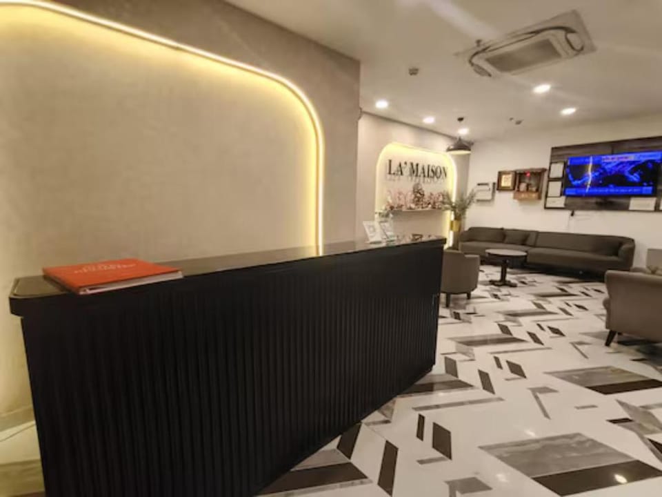 Hotel La Maison & Banquet Lucknow Uttar Pradesh Hotel in Lucknow