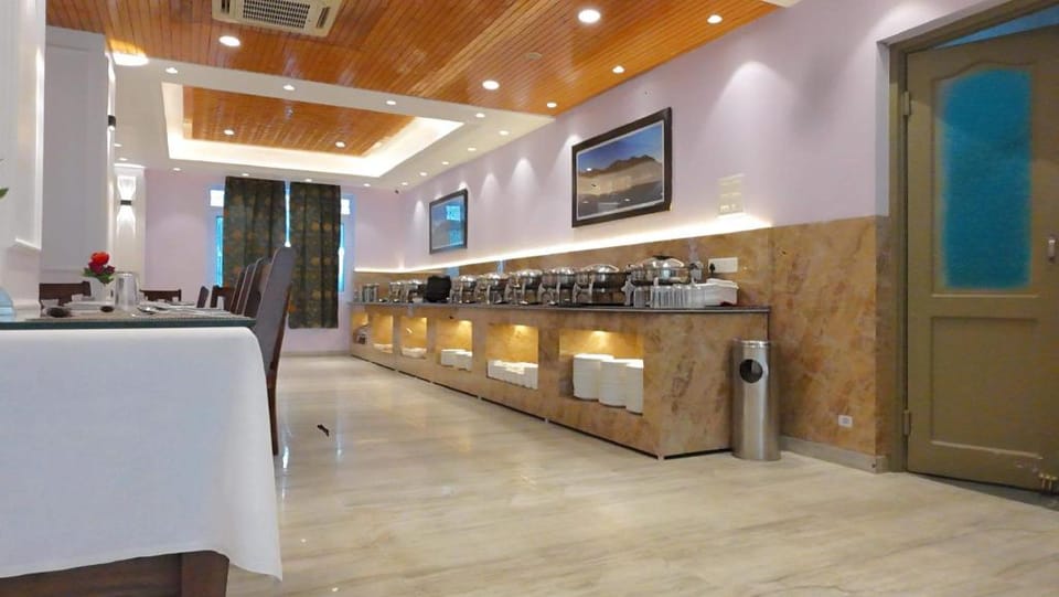 Hotel The Grand Mamta (Near Dal Lake) Srinagar Hotel in India
