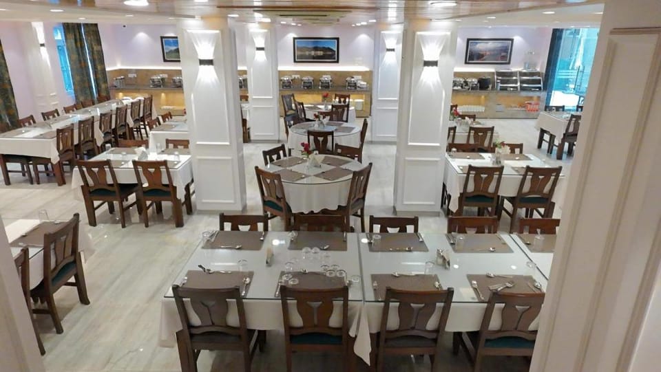 Hotel The Grand Mamta (Near Dal Lake) Srinagar Hotel in India