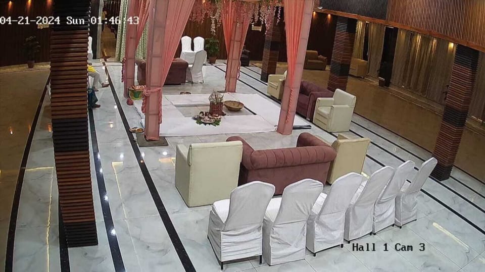 Goroomgo Gautam Himtaj Resort Varanasi Hotel in Varanasi