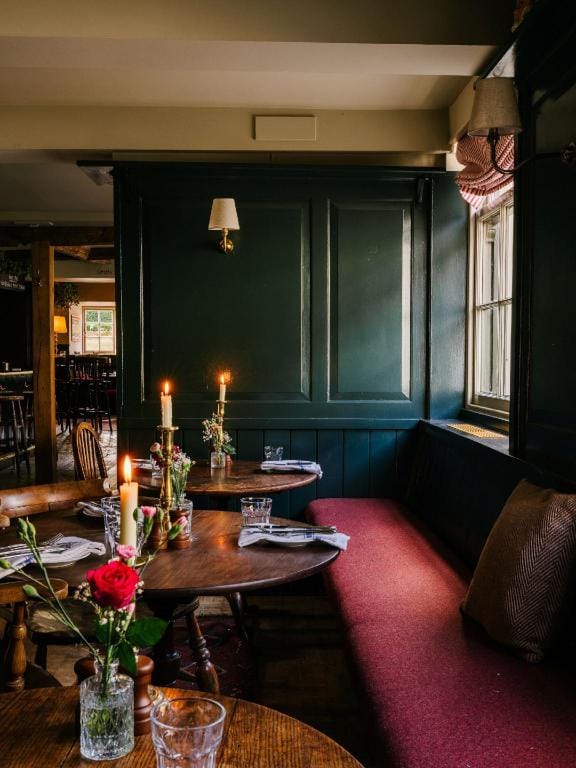 The Fleur de Lys Inn Hotel in East Dorset District