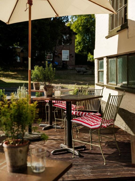 The Fleur de Lys Inn Hotel in East Dorset District