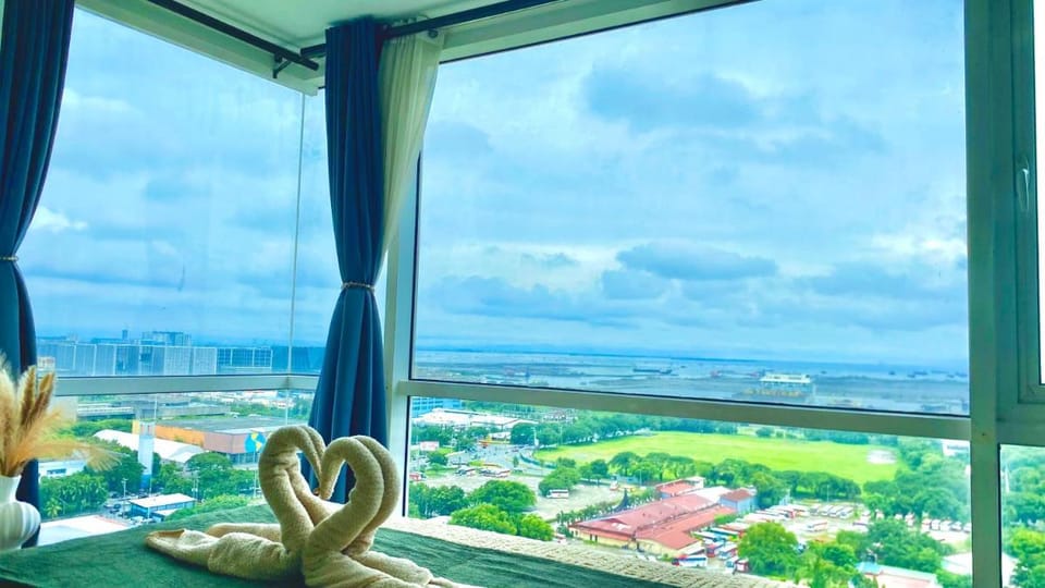 Mall of Asia PICC Airport World Trade Staycation Apartment in Pasay