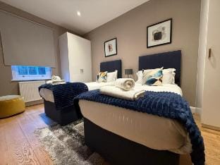 Shoreditch Huge Pad 90 SqM 2 Bedroom Spacious Living Room Sleeps Family of 5 (F1 43 PS) Vacation rental in London Borough of Islington