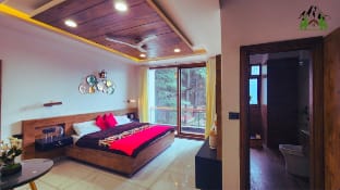 La Cedar Villa by Staycation Villa in Himachal Pradesh