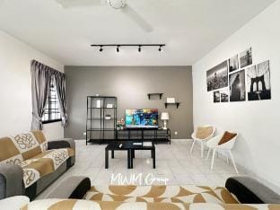 Double House Double Fun- 8 Rooms 21+Pax+|Perling Vacation rental in Johor Bahru