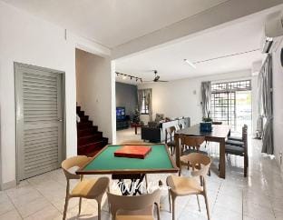 Double House Double Fun- 8 Rooms 21+Pax+|Perling Vacation rental in Johor Bahru