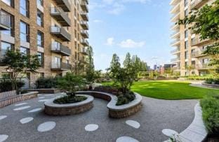 Welcome to Plotseekers Spacious 2BR Maisonette  2 Baths  Huge Lounge Apartment in Wembley