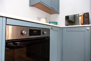 3 Beds | By Airport | Parking | Garden | Fast WiFi Vacation rental in Farnborough