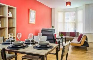 3 Bed House | Sleeps 7 | Parking | Garden | WiFi Vacation rental in Liverpool