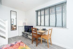 1 BR | Long Stays | Central | Parking | Sleeps 4 Vacation rental in Portsmouth
