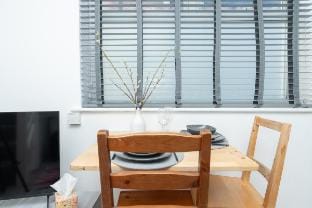 1 BR | Long Stays | Central | Parking | Sleeps 4 Vacation rental in Portsmouth