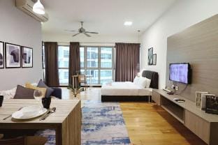 74 KL City Couple Studio @ KLCC View Infinity Pool Vacation rental in Federal Territory of Kuala Lumpur