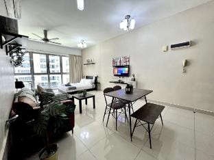 62 KL City Lovely Studio @ KLCC View Infinity Pool Vacation rental in Federal Territory of Kuala Lumpur