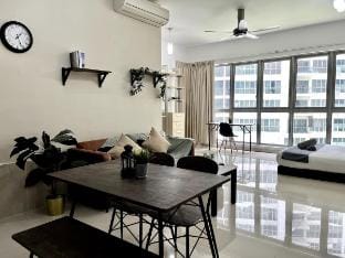 62 KL City Lovely Studio @ KLCC View Infinity Pool Vacation rental in Federal Territory of Kuala Lumpur