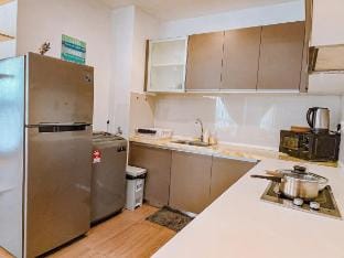 61 KL City Blue Sea Studio with KLCC Pool View Vacation rental in Federal Territory of Kuala Lumpur