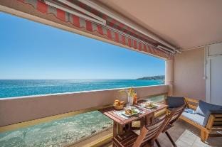 BelleVue Palace beach apartment Vacation rental in Menton