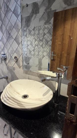 Premium Studio at DLF Moti Nagar, New Delhi Apartment in Delhi