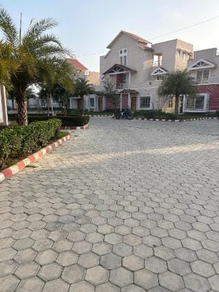 Madhav kutir Apartment in Uttar Pradesh