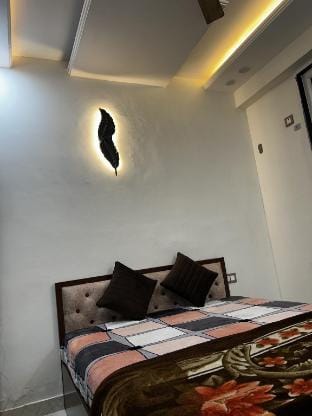 Private cosy room in a welcoming apartment Vacation rental in Noida