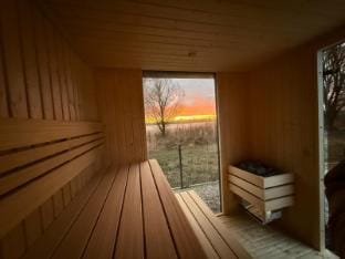 Sen Topoli Domy nad jeziorem- Dom Zielony Vacation rental in Poland