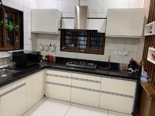 Centrally located 3BHK, independent house. Vacation rental in Vadodara