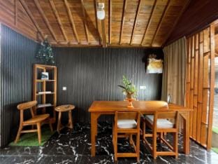 De Ravin Bungalows Canggu Superior Vacation rental in North Kuta