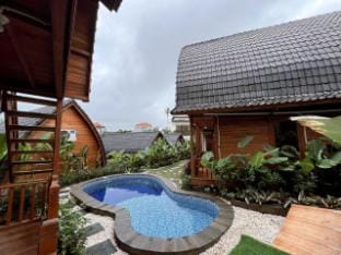 De Ravin Bungalows Canggu Superior Vacation rental in North Kuta