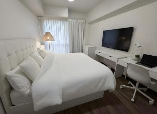 Cozy Resort & Hotel-Inspired Condo w/ Pool View Vacation rental in Las Pinas