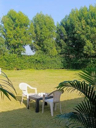 1 Room and garden peace of the jawai jungle Farm Stay in Rajasthan