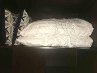 Comfortable room, 100m to walking st, 5th floor Apartment in Angeles