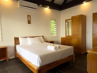 Oceanfront Villa with pool and stunning bay views Vacation rental in Fiji