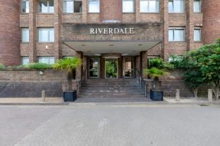 Stunning Studio Flat Minutes from Lewisham Station With View Apartment in London Borough of Lewisham