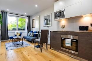 Stunning Studio Flat Minutes from Lewisham Station With View Apartment in London Borough of Lewisham