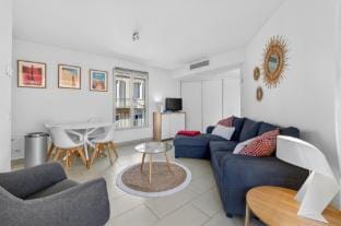 F2 quai Saint-Pierre Vacation rental in Cannes
